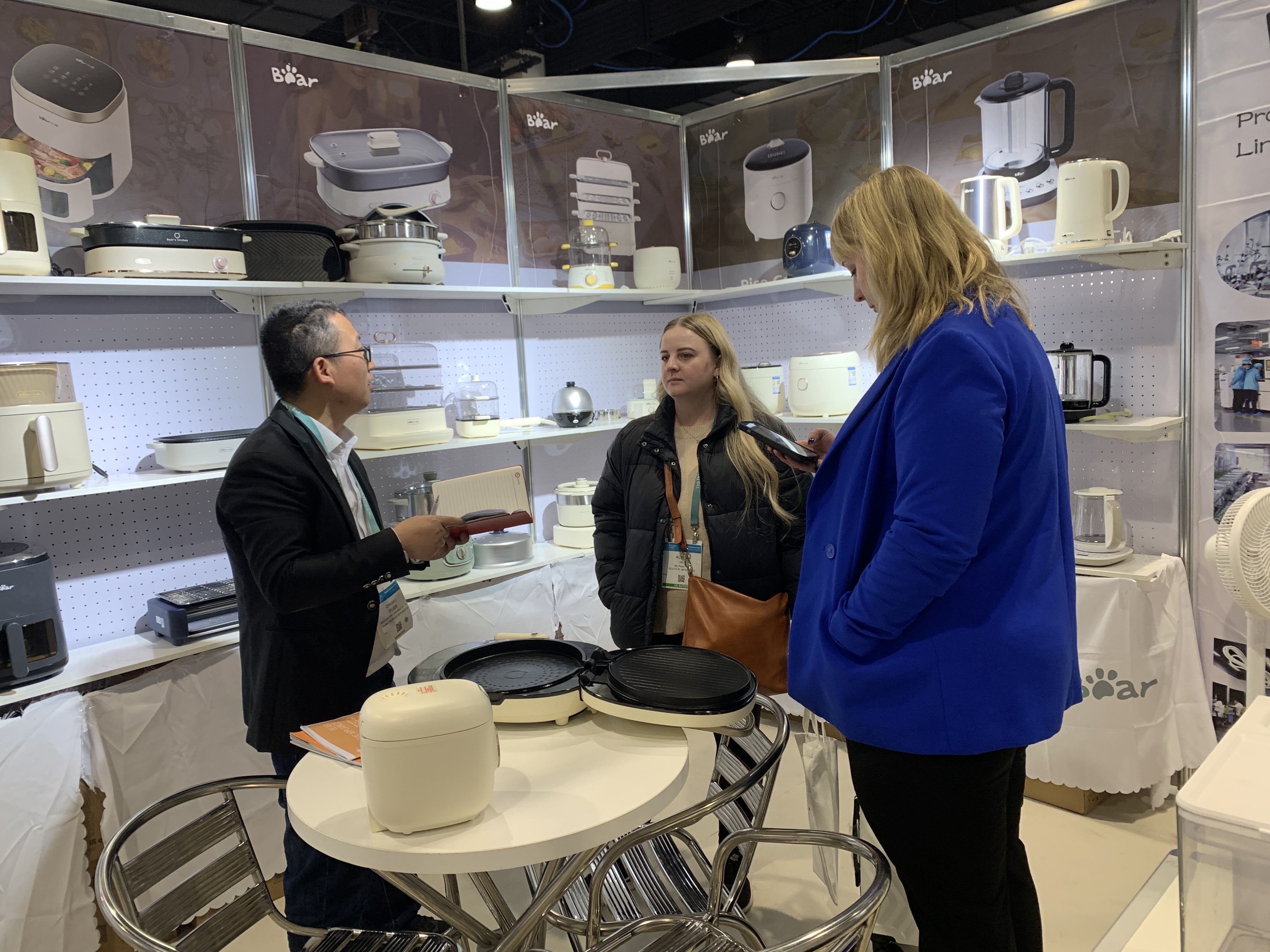 ការតាំងបង្ហាញផ្ទះដែលបំផុសគំនិតស្វាគមន៍ Bear៖ ម៉ាកឧបករណ៍ប្រើប្រាស់ក្នុងផ្ទះថ្មីប្រកបដោយការច្នៃប្រឌិត